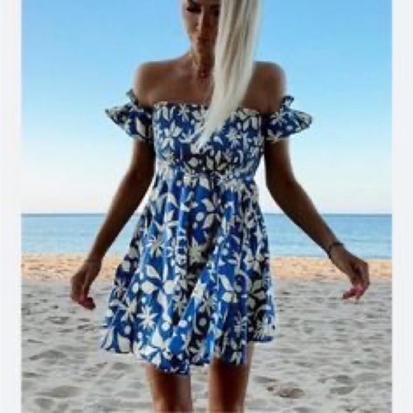 🦋 Bloggers Favorite 🦋 NWT Zara Floral Printed Short Dress - Picture 1 of 11